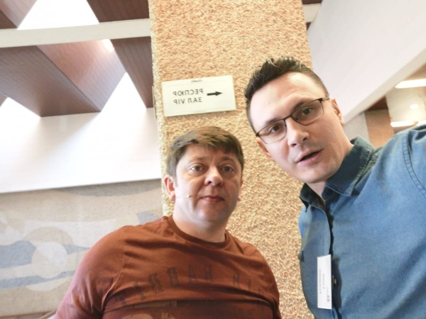 Уральские пельмени Дмитрий Брекоткин Случайно встреча во время тренинга для директоров компаний